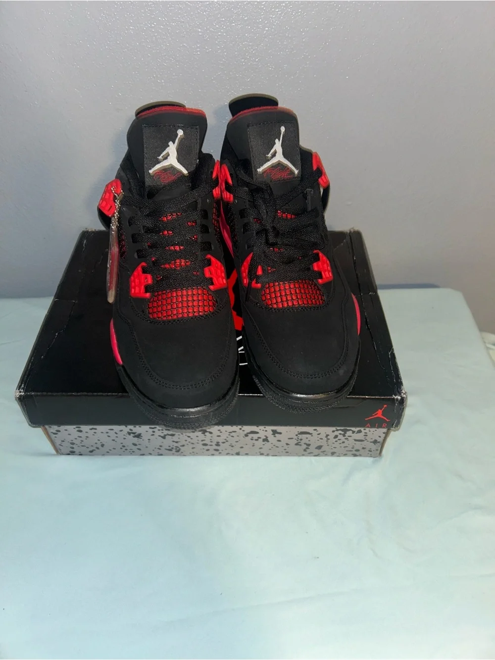 Jordan Men's Black and Red Retro Basketball Sneakers